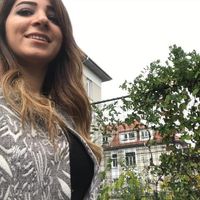 Kübra Sarı的照片