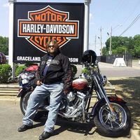 Morris Stevens的照片