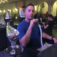 James Adams的照片