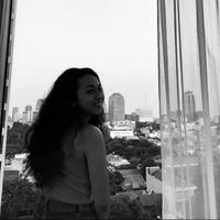 Yessi Melati's Photo