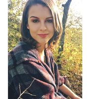 Lindsay Ryan's Photo