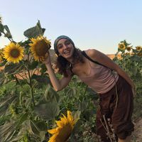 Defne Uluer的照片