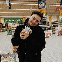 Daniel Tatar's Photo