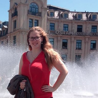 elyse pomerleau的照片