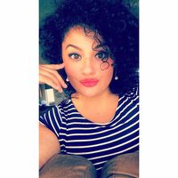 Aubrey Galindo的照片