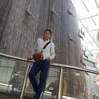 William Alvarez的照片