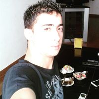 Yahya Boudinar的照片