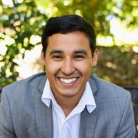 Alec Pereira的照片