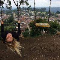 Camila Fava的照片