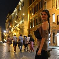 GÜLİZ BÜŞRA YAŞAR的照片