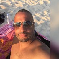 Luther Bari的照片