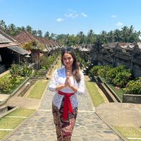 Della Nuryuliawati's Photo