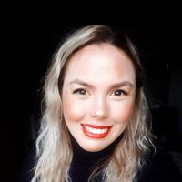 Oya Becerik的照片