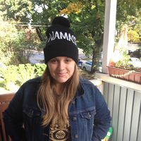 Hazel Hughes的照片