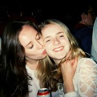 Holly Jones的照片