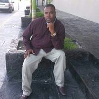 Robert Gilharry的照片