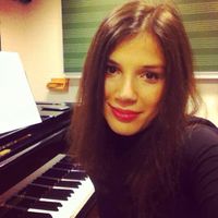 Karyna Akopava的照片