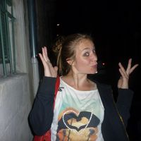 Julie Delpal的照片