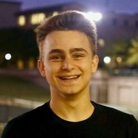 Cameron Burgess的照片