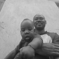 Elijah Zeblon Owere的照片