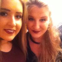 Holly Baker的照片