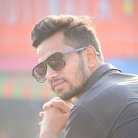 Pravin Kohli的照片