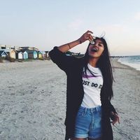 Rachel Halili's Photo