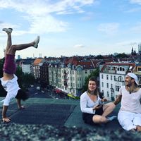 Michael  Ali的照片