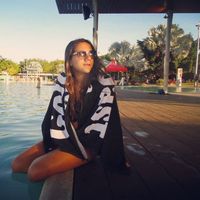 Monique Sarly的照片