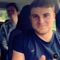 Elliott Barnes的照片