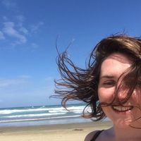 Emma Devlin的照片