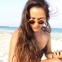 Gabriela Bust的照片