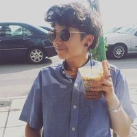 Laura Lasebka的照片