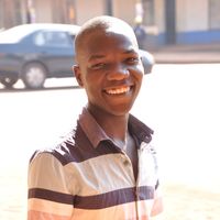 Benjamin Isembatia的照片