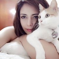 Alexandra Ernst的照片