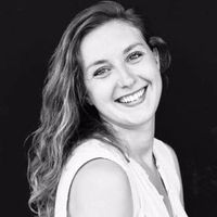 Emma Larroque的照片