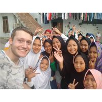 Llewelyn James的照片