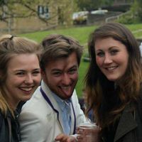 Angus Abbott的照片