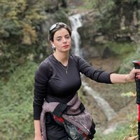 Azade Shooshtari's Photo