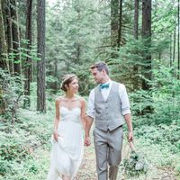 Jon and Kaya  Moore的照片