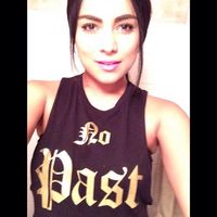 Nayeli Rivas的照片