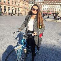 Özge Bakay的照片