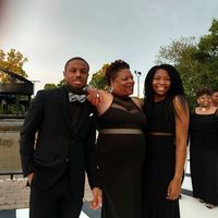 Christopher Hall Jr.的照片