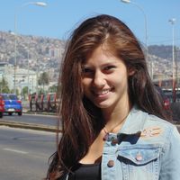 Camila Paz Haro Muñoz的照片