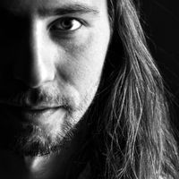 Alexey Alvares的照片