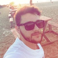 Gustavo Castro的照片