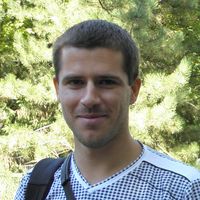 Pavel Ushakov的照片