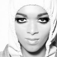 Halle Johnson's Photo