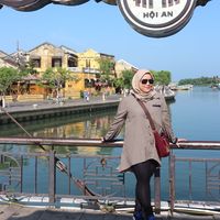 Ade Putri Larasati's Photo