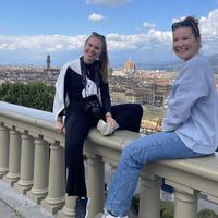 Emely Pfohe的照片